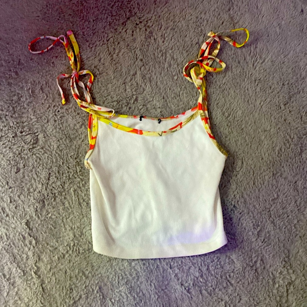 White cropped tank top with tied sleeves